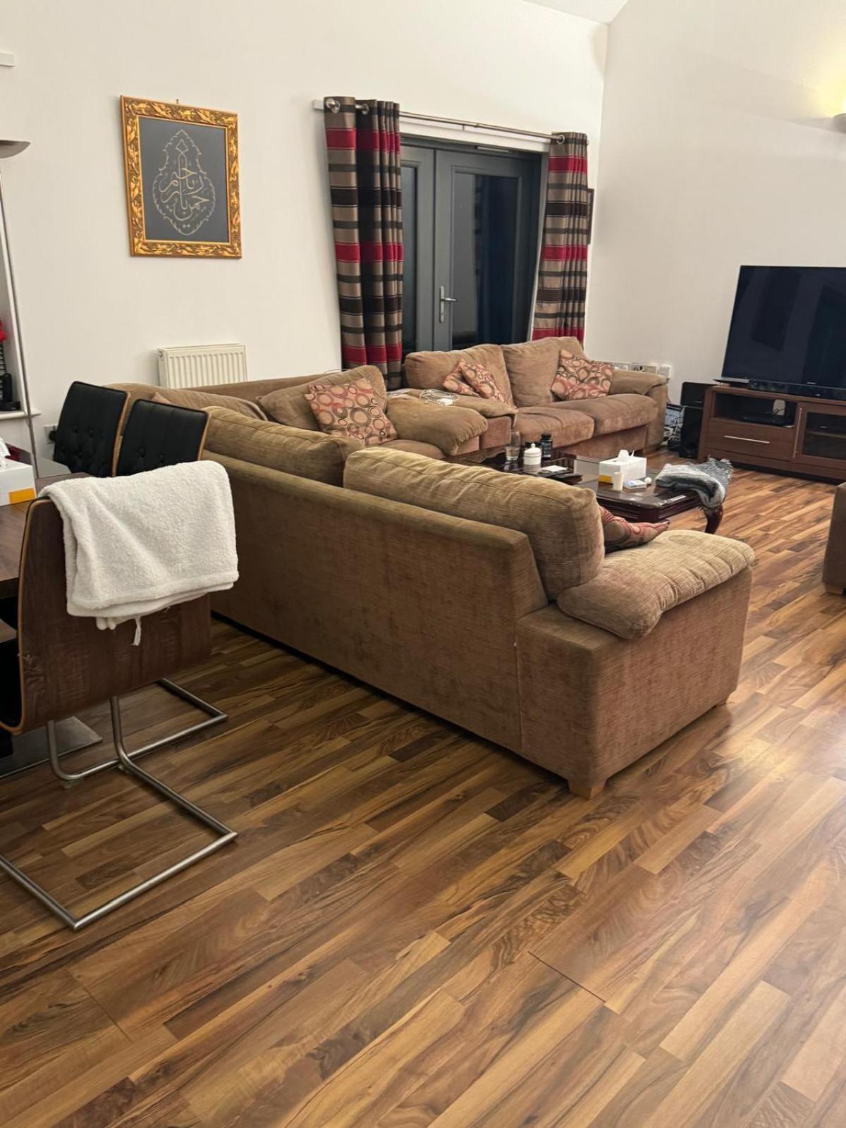High Quality Lovely Full Flat Near The Station In Apartament *